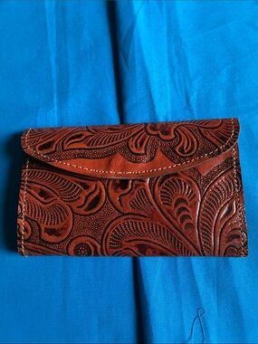 Hand-Tooled Brown Leather Wallet Clutch - Classic Floral Design